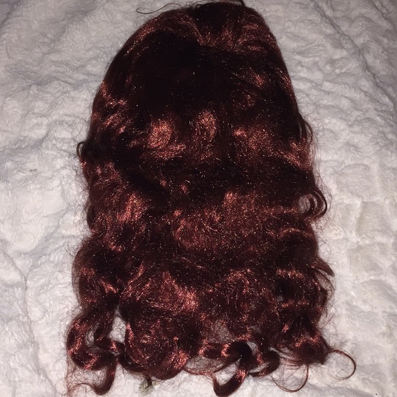 Red wig - Picture 2 of 4